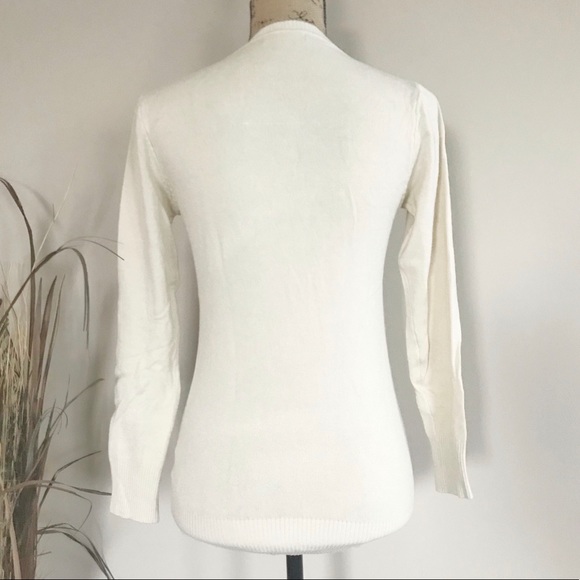 Snowflake Dreams sweater - Picture 3 of 4